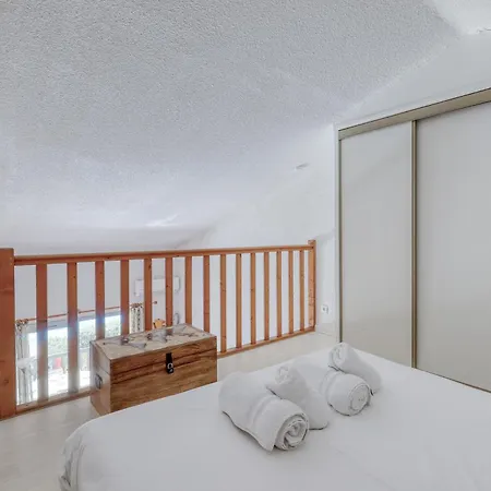 Apartment Direct Access To The With Swimming Pool *